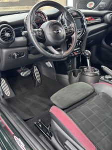 Auto Innenraum Tiefenreinigung in Bielefeld – sauberer Fahrzeuginnenraum bei Glanz Car Autoaufbereitung