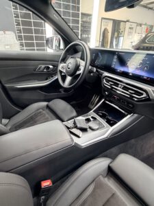 Innenraum Autoaufbereitung Bielefeld professionelle Reinigung von Sitzen und Armaturen bei Glanz Car