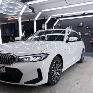 Autoaufbereitung BMW Bielefeld Außenreinigung und Lackpflege professionell aufbereitetes Auto