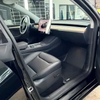 Professionelle Tesla Innenraumreinigung bei Glanz Car Autoaufbereitung Bielefeld