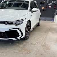 VW Golf nach professioneller Autoaufbereitung bei Glanz Car Bielefeld