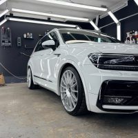 VW Tiguan Lackaufbereitung und Fahrzeugpflege bei Glanz Car Bielefeld